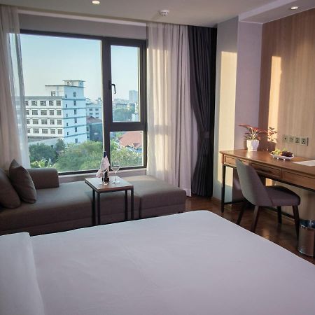 Prince Hotel Γιανγκόν Εξωτερικό φωτογραφία
