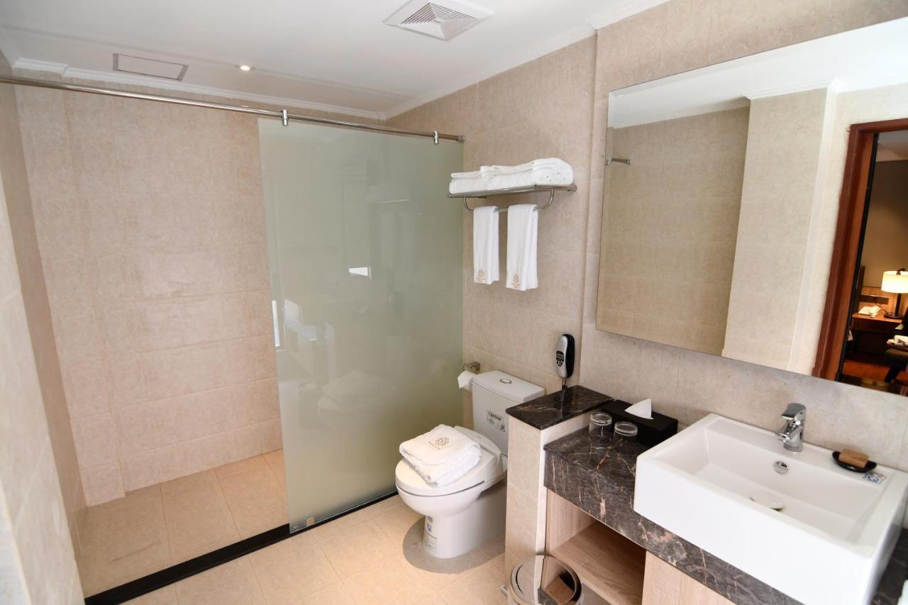 Prince Hotel Γιανγκόν Εξωτερικό φωτογραφία
