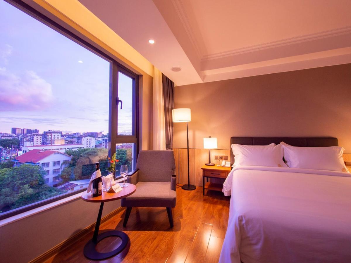Prince Hotel Γιανγκόν Εξωτερικό φωτογραφία