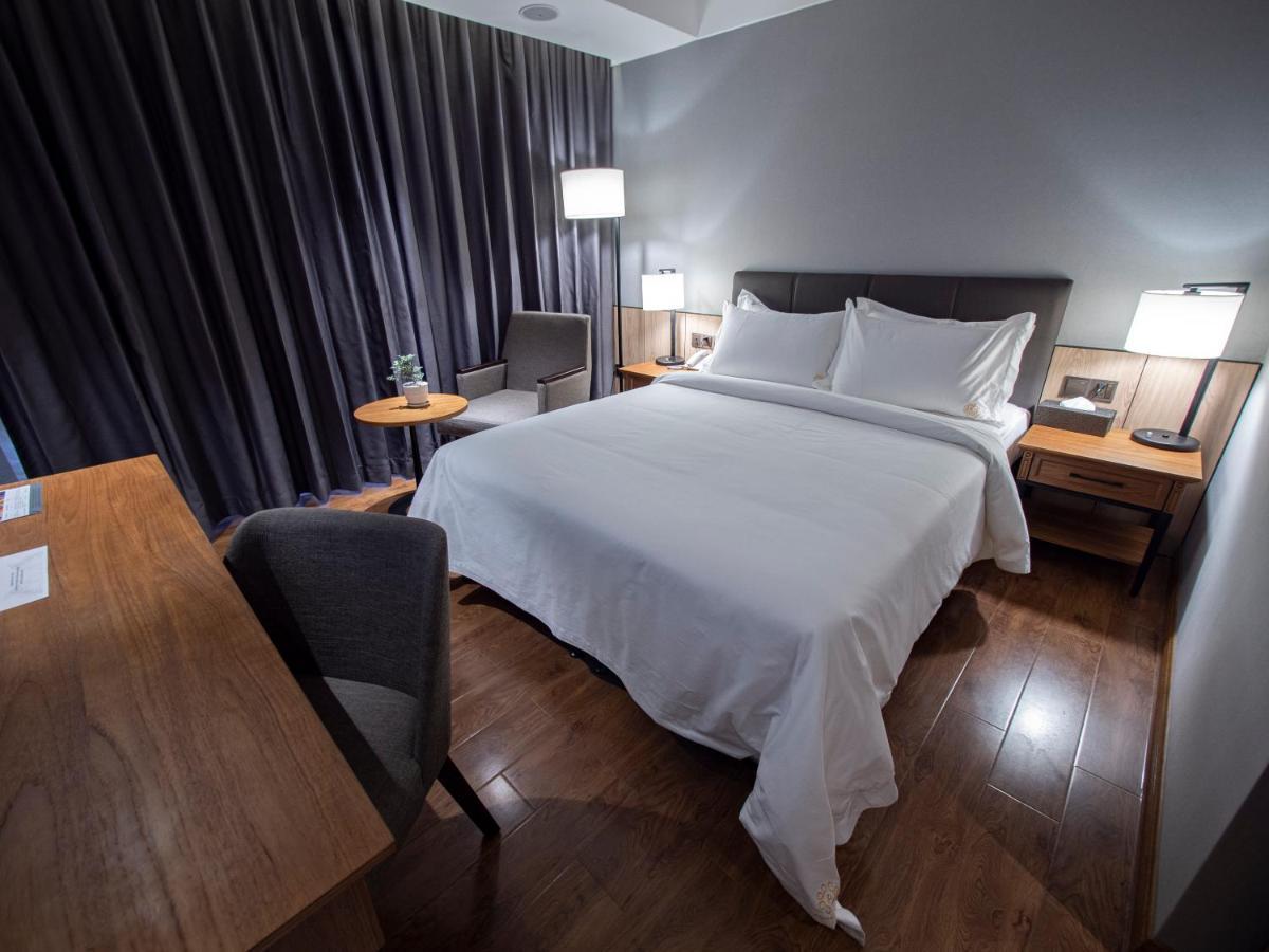 Prince Hotel Γιανγκόν Εξωτερικό φωτογραφία